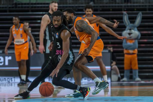 超龄的沉稳 超龄的沉稳