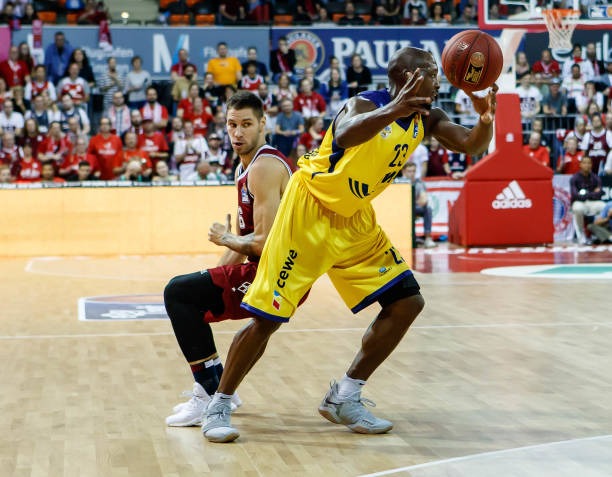 轻后卫于米 轻后卫于米